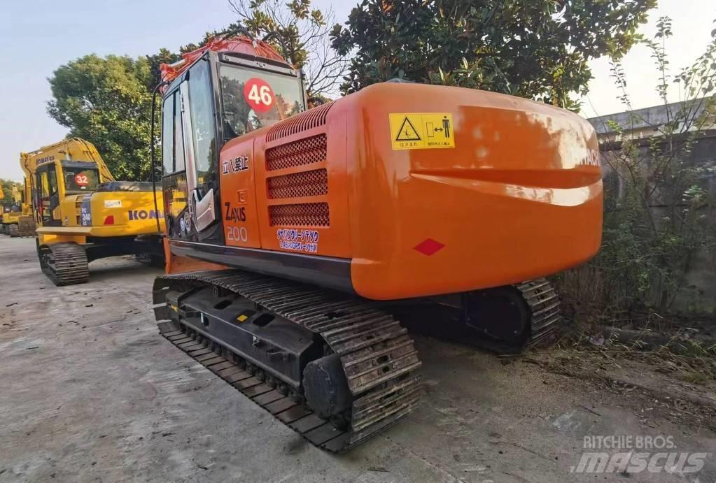 Hitachi ZX 200 Paletli ekskavatörler