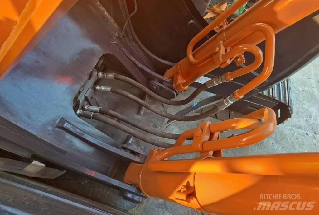 Hitachi ZX 200 Paletli ekskavatörler
