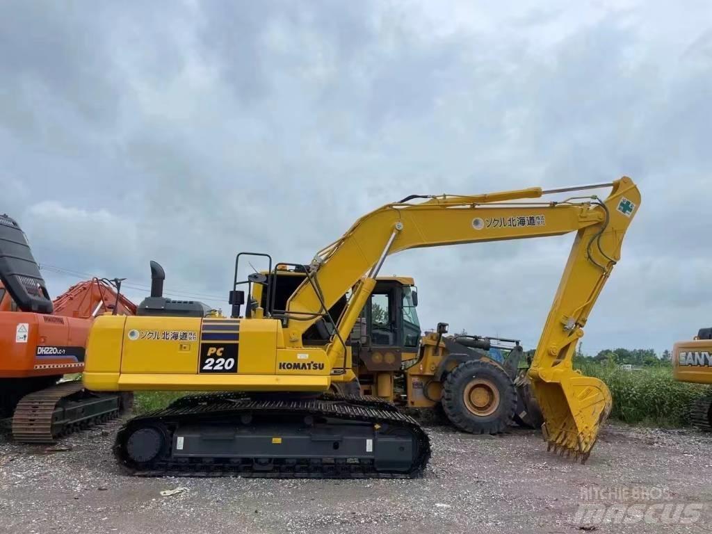 Komatsu PC220-8 Paletli ekskavatörler