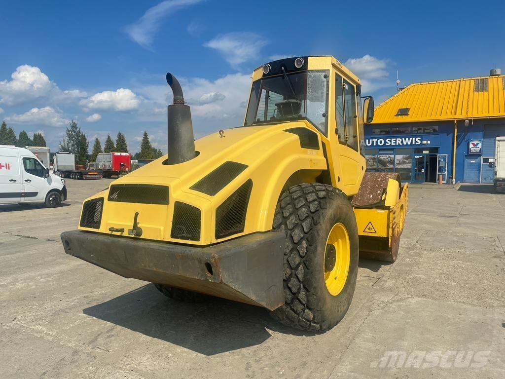 Bomag BW213 DH-4 Tek tamburlu silindirler