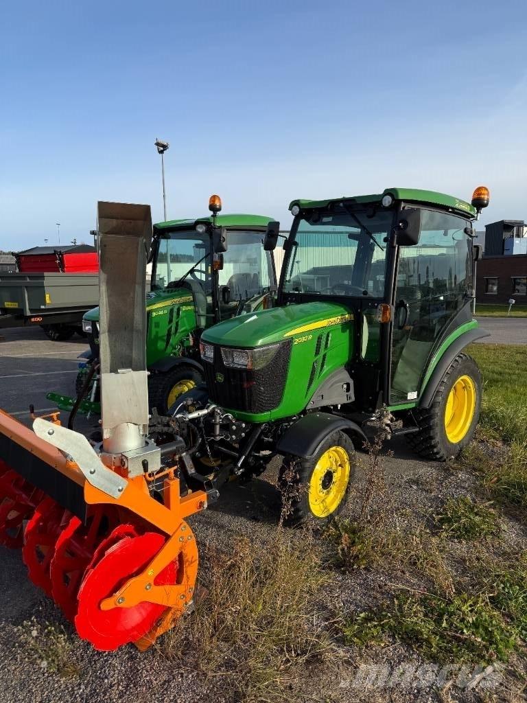John Deere 2032 R Traktörler