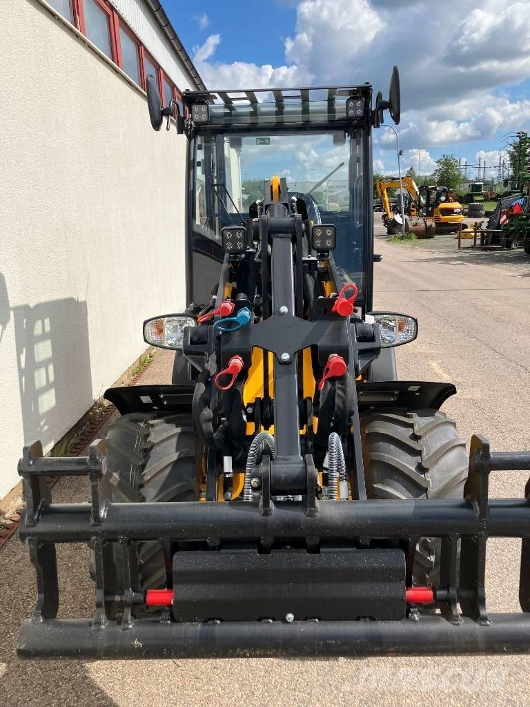 JCB 403 Mini yükleyiciler