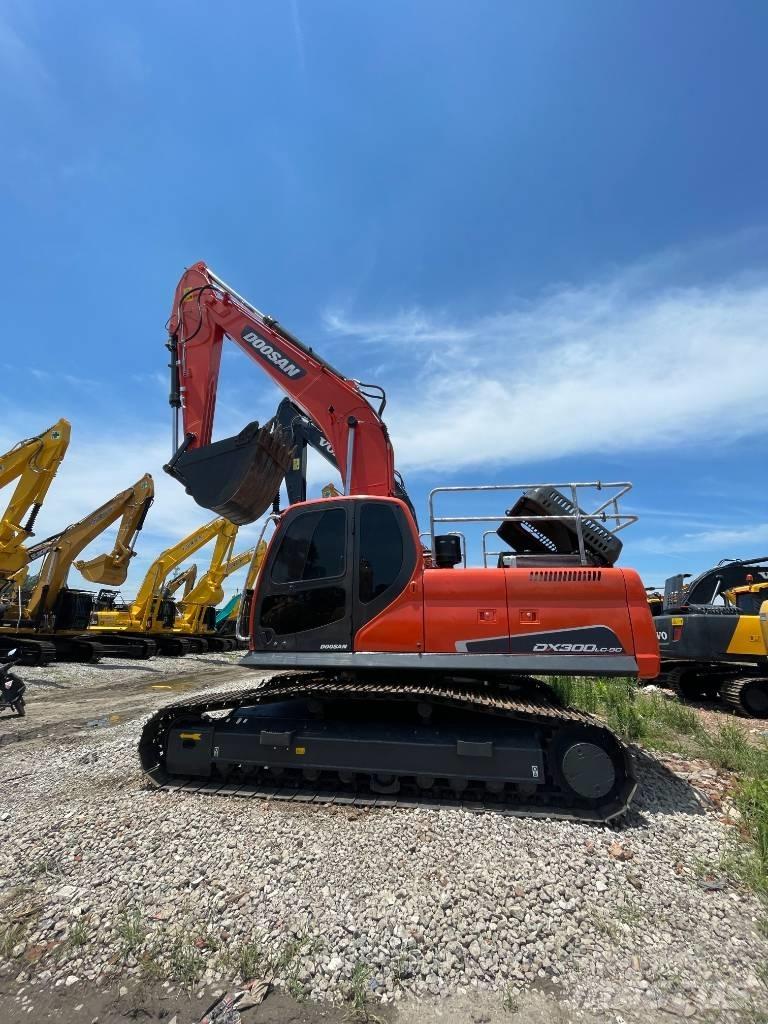 Doosan DX 300 LC Paletli ekskavatörler