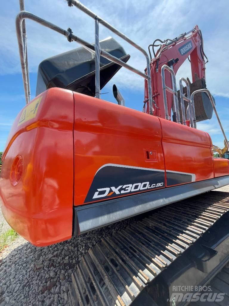 Doosan DX 300 LC Paletli ekskavatörler
