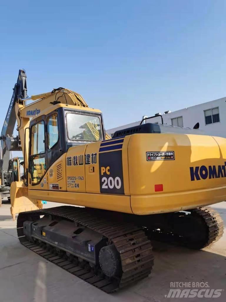 Komatsu PC 200-7 Paletli ekskavatörler