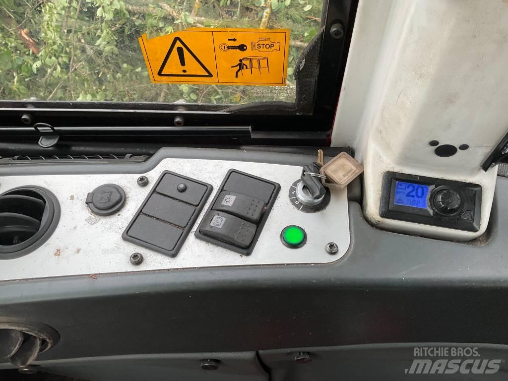 Komatsu 845 Tomruk yükleyici traktörler