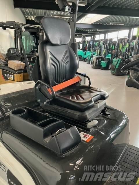 Mitsubishi FD25N3 Dizel forkliftler