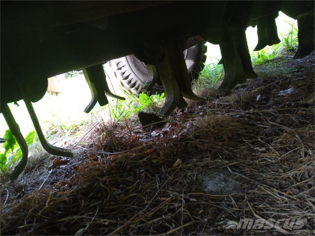 Kuhn NK 4801 Diger yol bakim makinalari