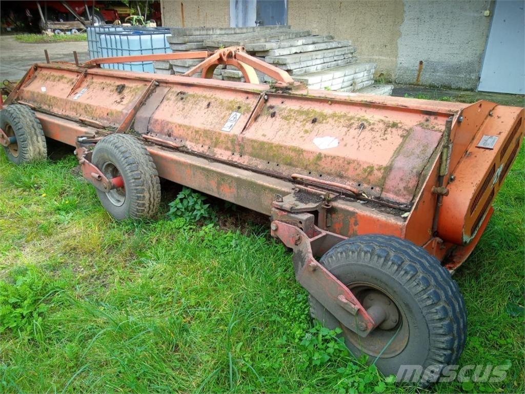Kuhn NK 4801 Diger yol bakim makinalari