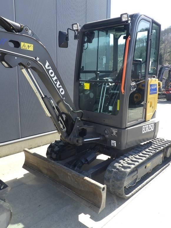 Volvo ECR 25 D Mini ekskavatörler, 7 tona dek
