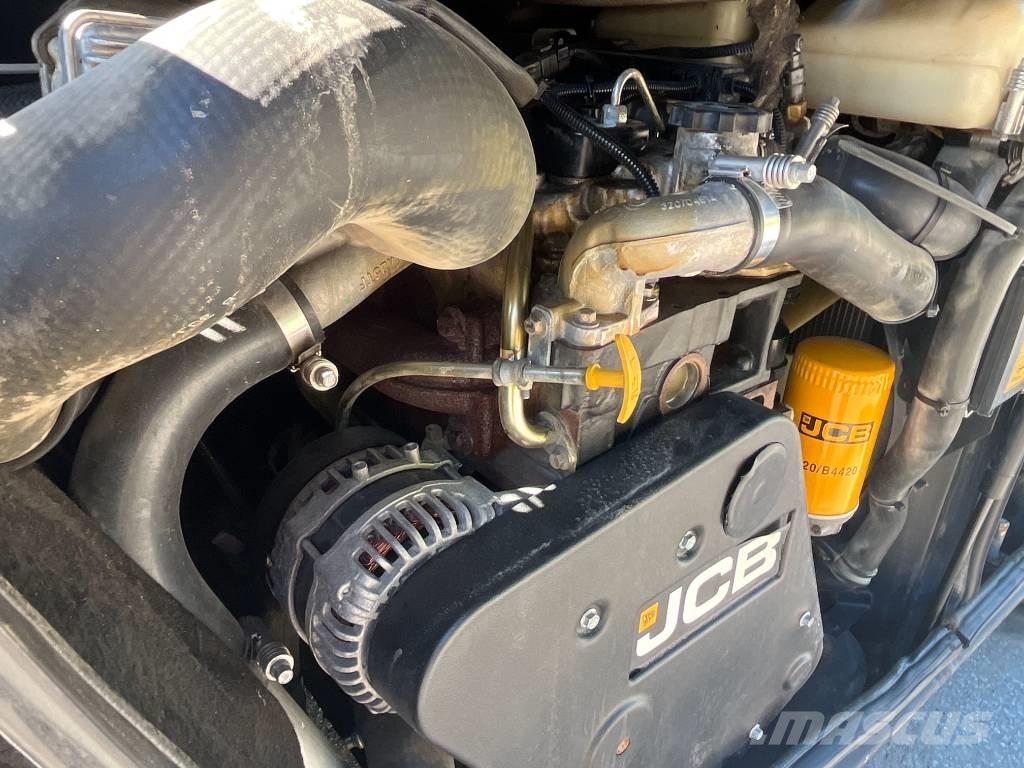 JCB 110 W Hydradig Lastik tekerli ekskavatörler