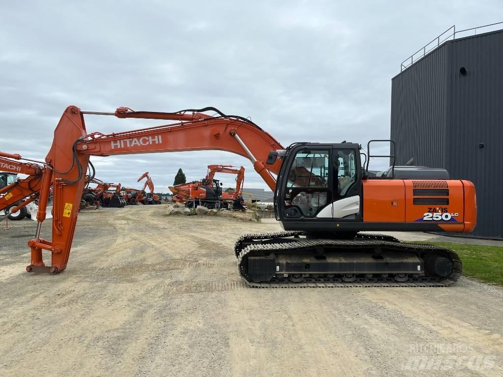 Hitachi ZX250LC-6 Paletli ekskavatörler