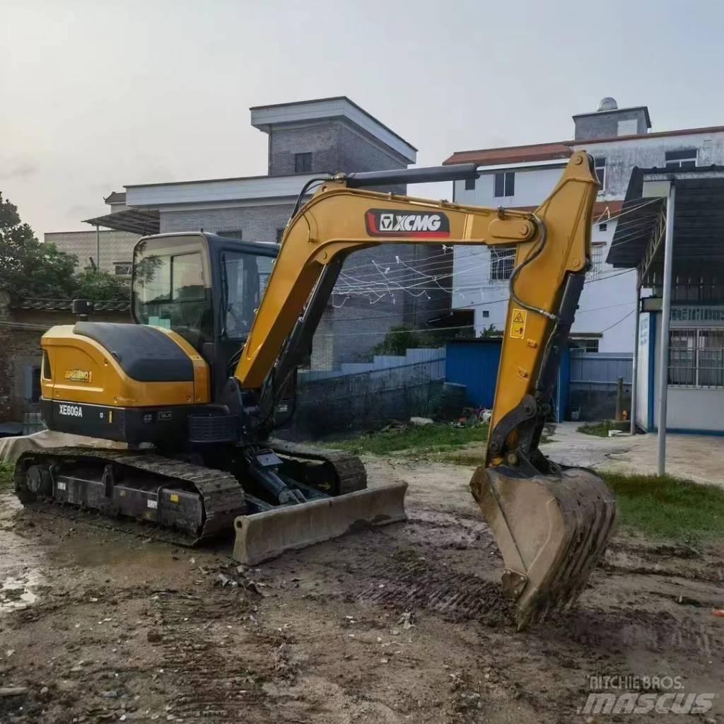 XCMG XE 60 GA Paletli ekskavatörler