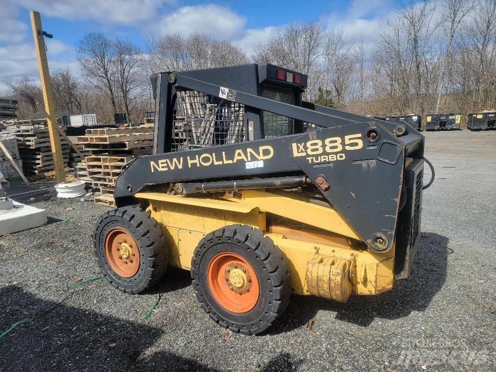 New Holland LX 885 Skid steer loderler