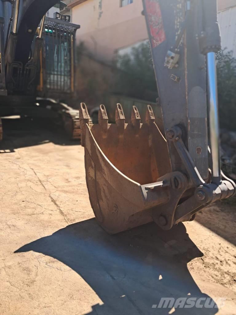 Volvo EC 210 B LC Paletli ekskavatörler