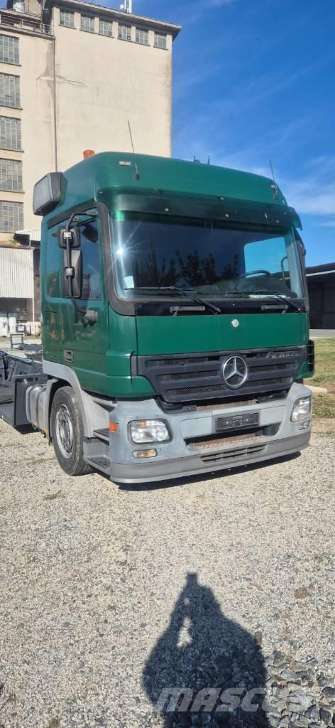 Mercedes-Benz Actros Orman makinesi taşıma kamyonları