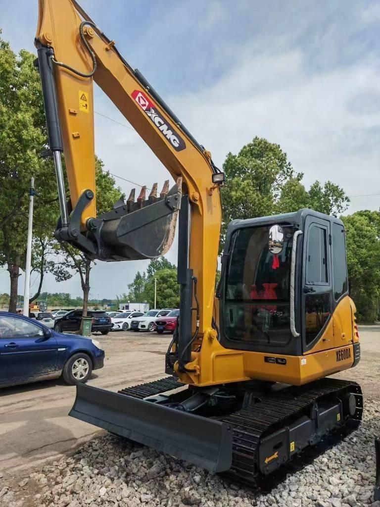 XCMG XE 60 DA Paletli ekskavatörler