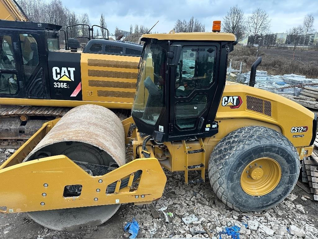 CAT CS 12 GC Tek tamburlu silindirler