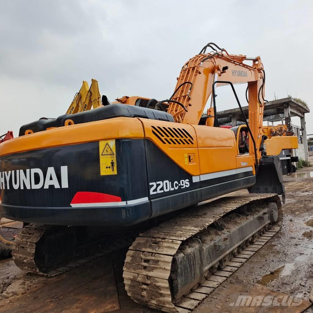 Hyundai 220 LC-9 Paletli ekskavatörler