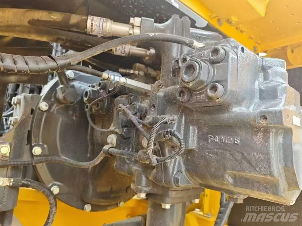 Komatsu 360-8 Paletli ekskavatörler
