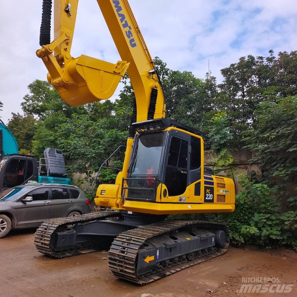 Komatsu PC 220-7 Paletli ekskavatörler