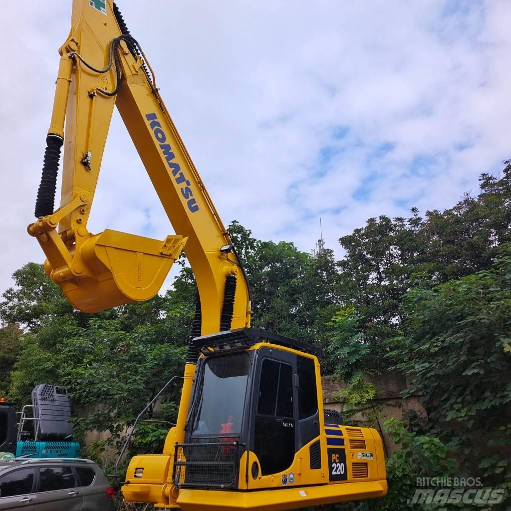 Komatsu PC 220-7 Paletli ekskavatörler