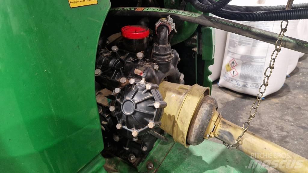 John Deere 962 i Çekilir pülverizatörler