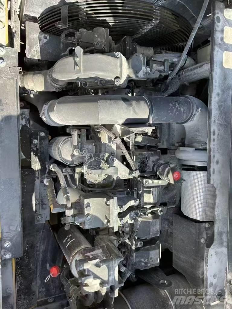 Komatsu 450LC-8 Paletli ekskavatörler