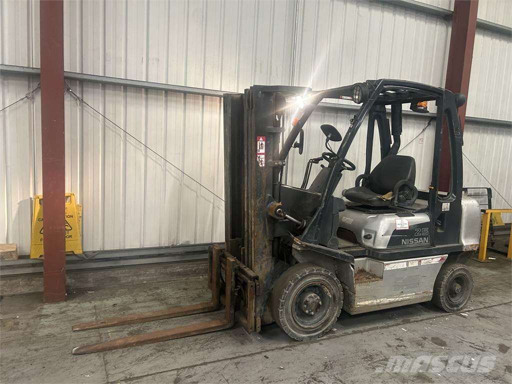 Nissan FD02A25Q Dizel forkliftler