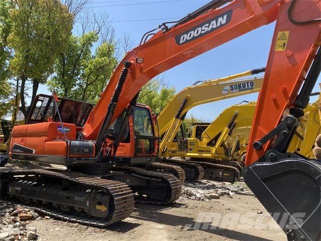 Doosan DX 225 LC Paletli ekskavatörler