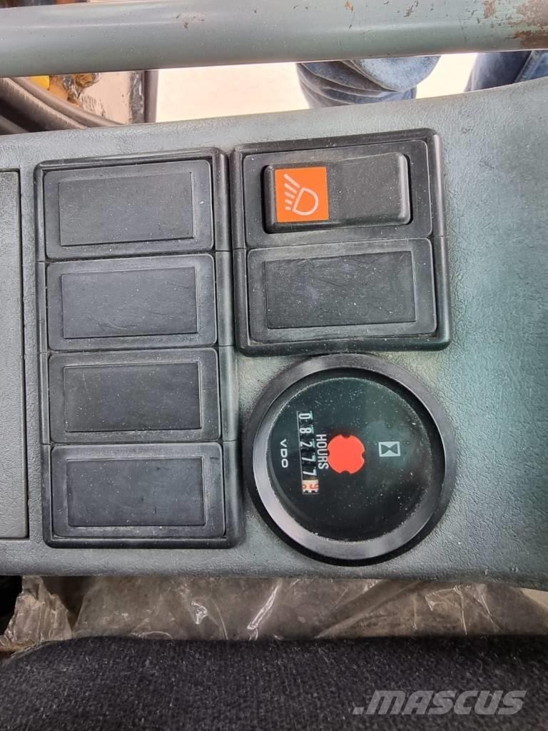 Volvo EC 210 B Paletli ekskavatörler