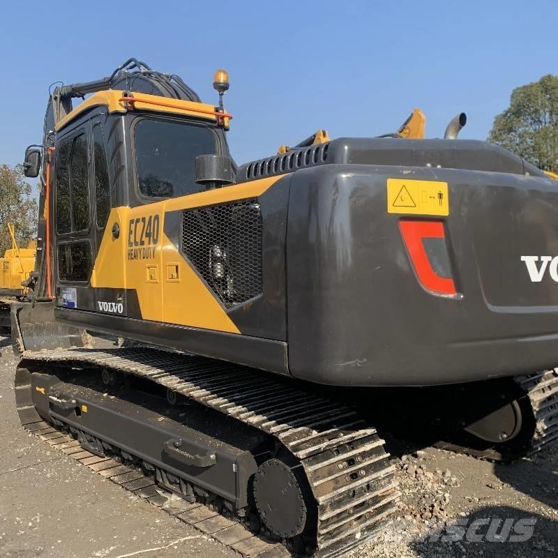 Volvo EC 240 Paletli ekskavatörler