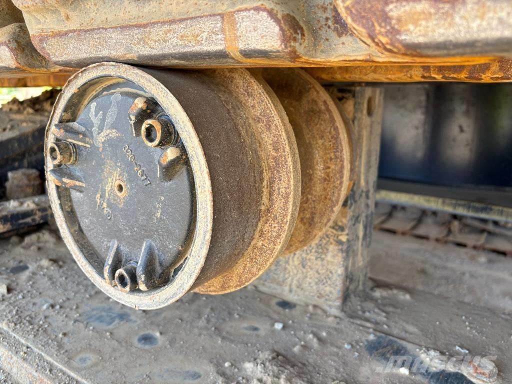 CAT 374 (On Transport) Paletli ekskavatörler