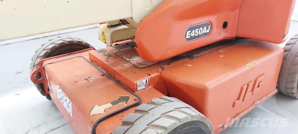 JLG E 450 AJ Körüklü personel platformları