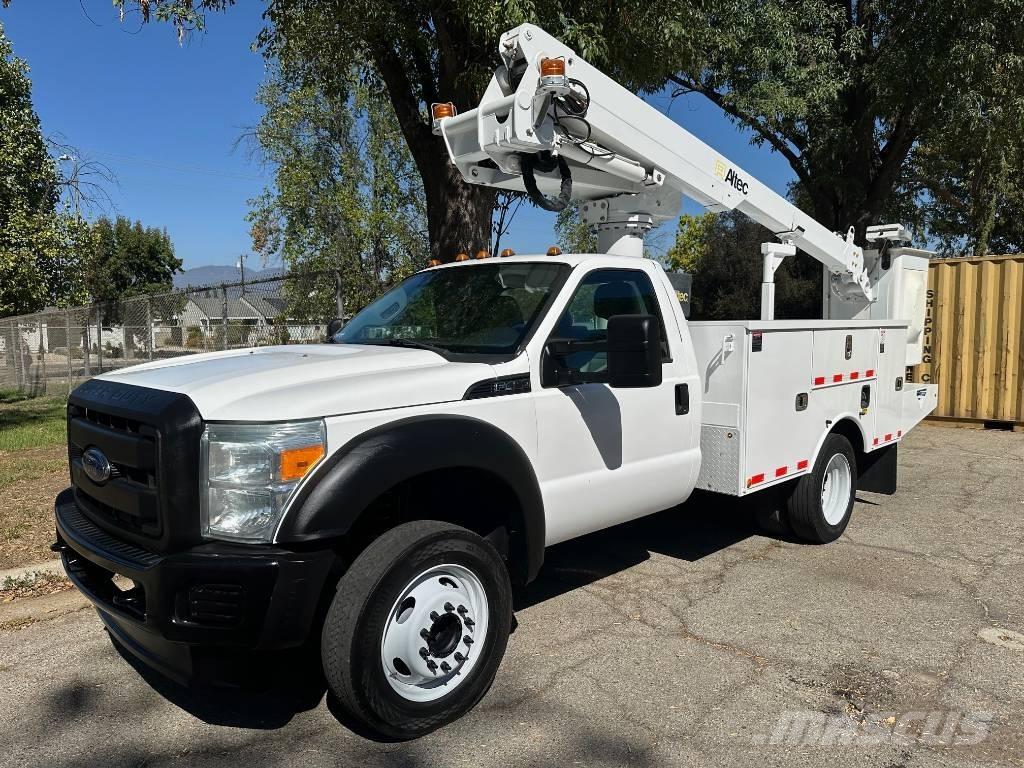 Altec AT 235 Araç üstü platformlar