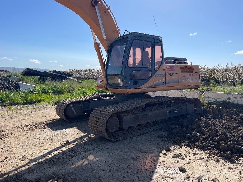 CASE CX 240 Paletli ekskavatörler