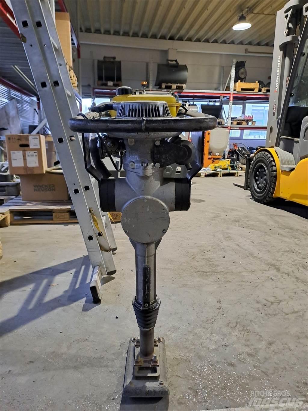 Wacker Neuson BS30 Sıkıştırma tokmakları
