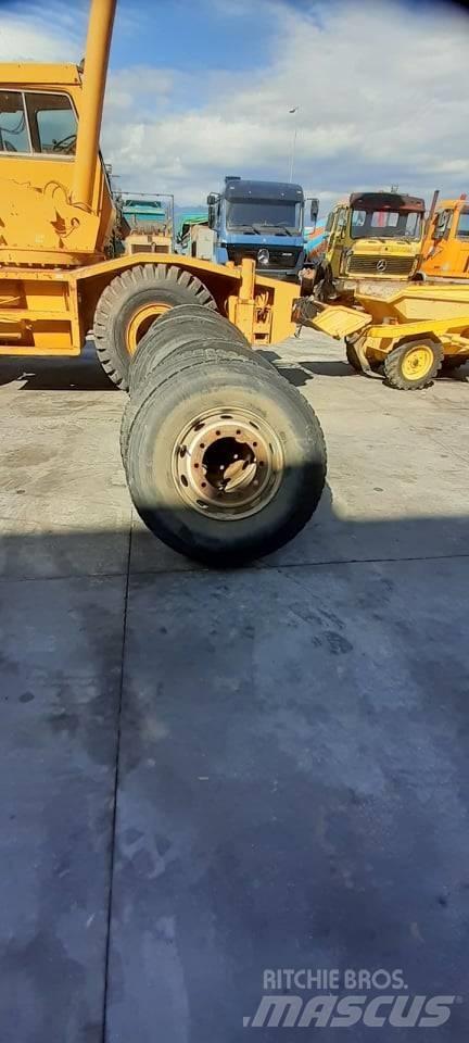 Bridgestone 13R22.5 Lastikler