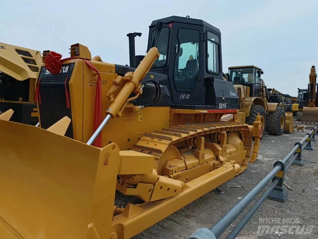 Shantui D16 Paletli dozerler