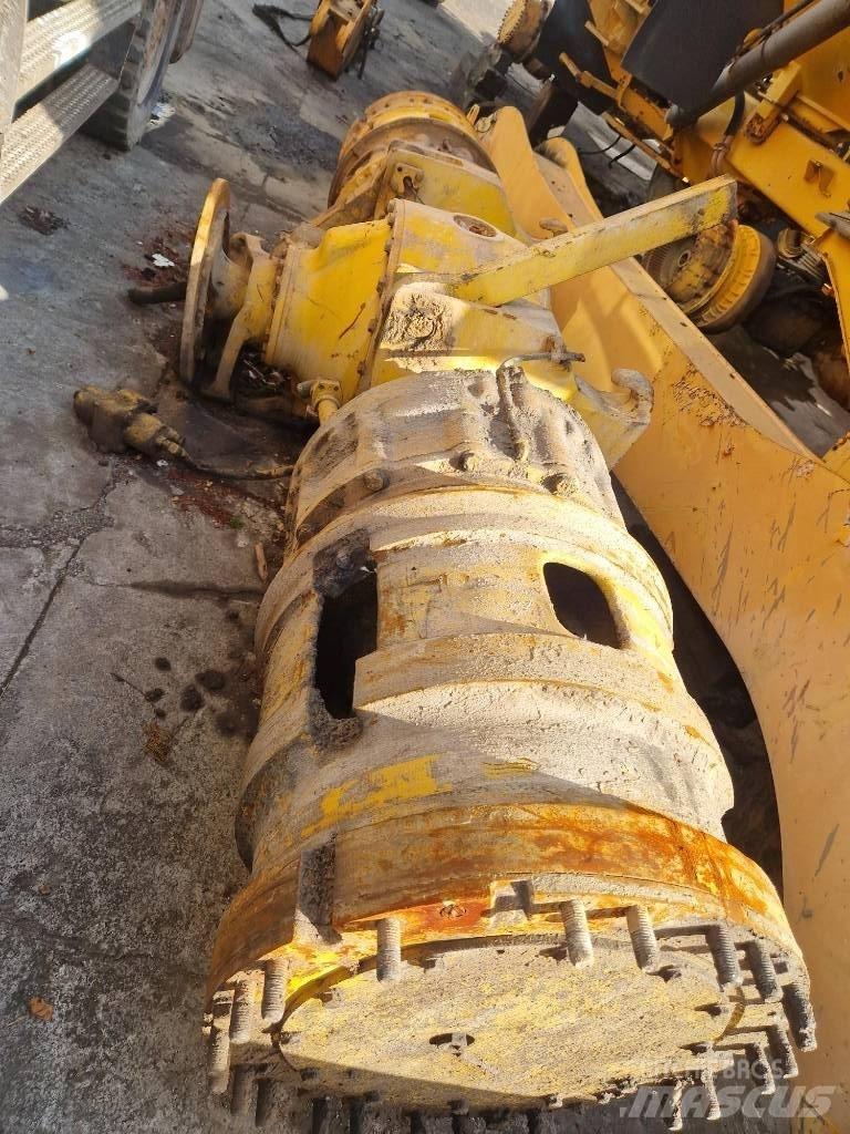 Komatsu KWA 055HD-4 Akslar