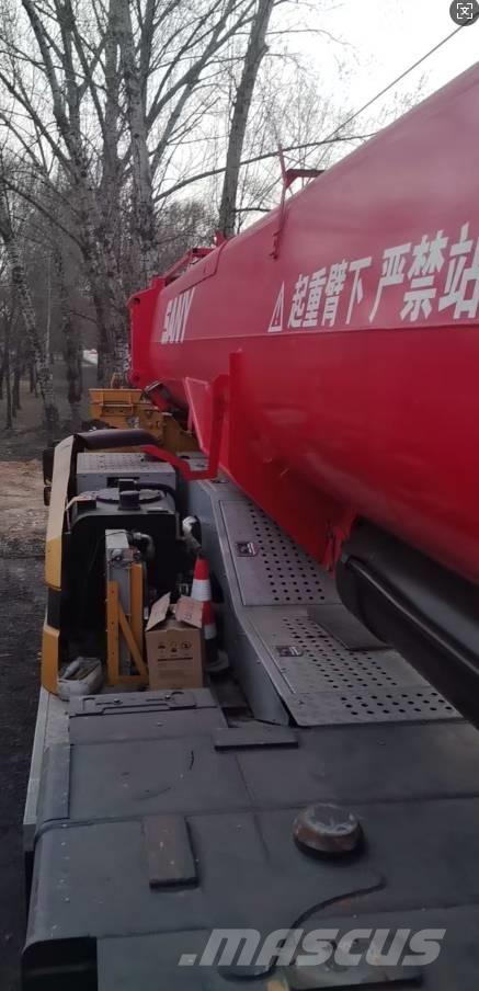 Sany SAC4000C8-8 Yol-Arazi Tipi Vinçler (AT)