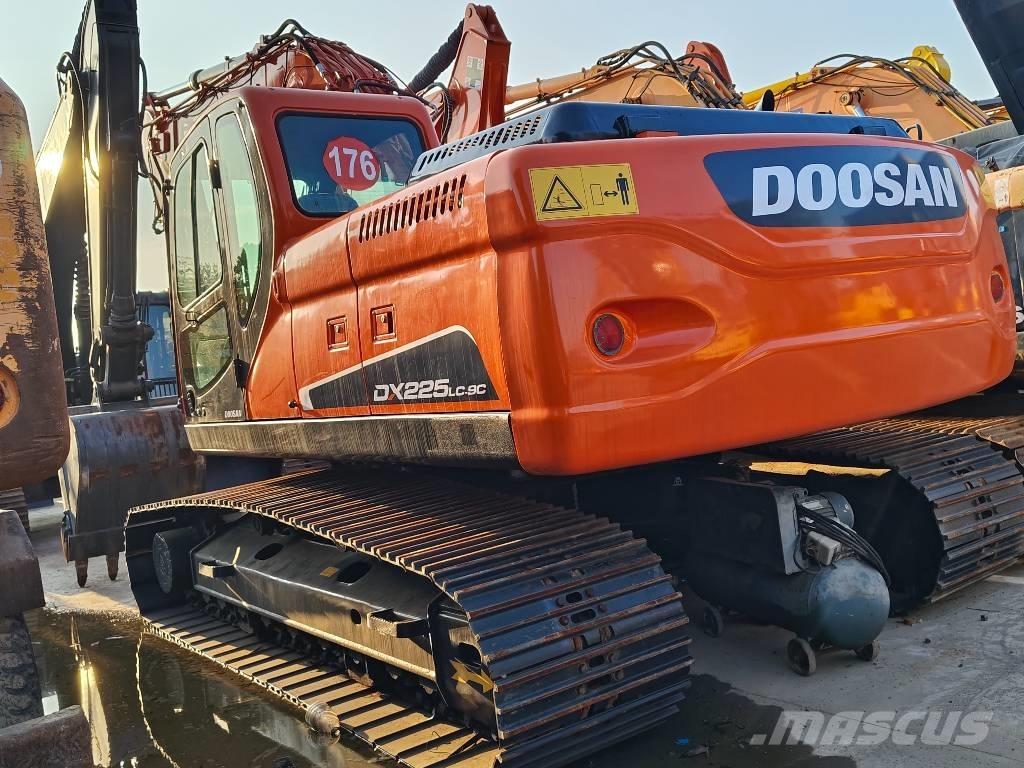 Doosan DX225LC-9C Paletli ekskavatörler
