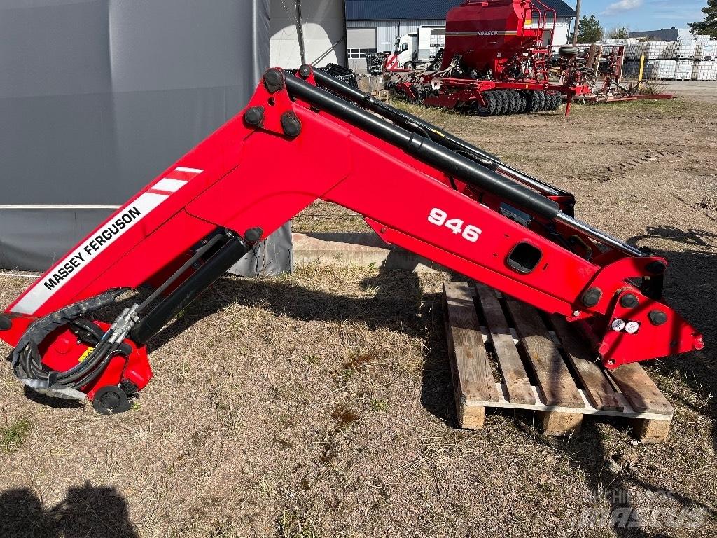 Massey Ferguson 945 Ön yükleyici ve kazicilar