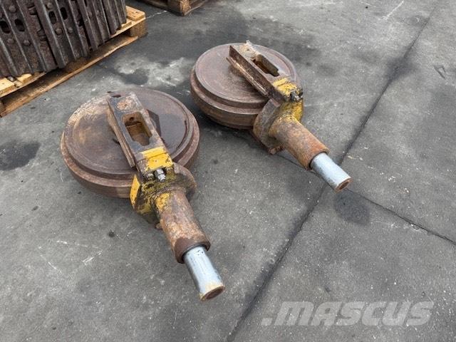 Liebherr R 900 IDLER Paletler