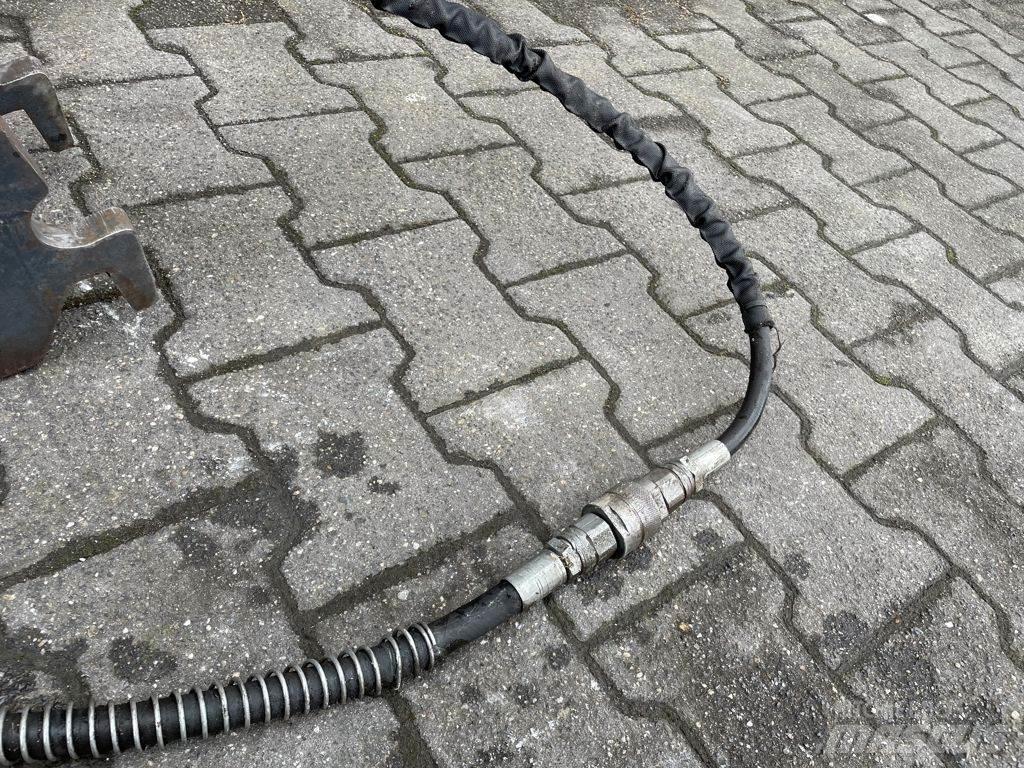Gehl GS35 Hidrolik kırıcılar