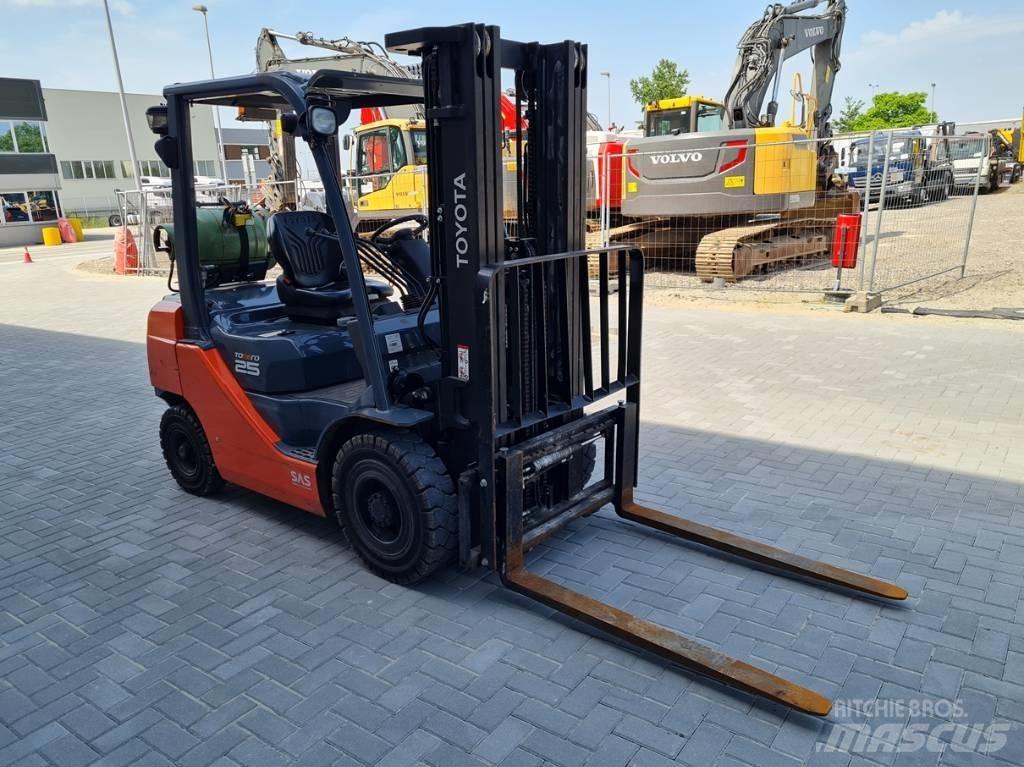 Toyota 02-8 FG F 25 LPG'li forkliftler