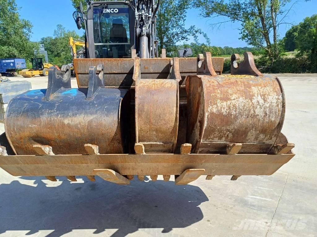 Mecalac 12 MTX Lastik tekerli ekskavatörler