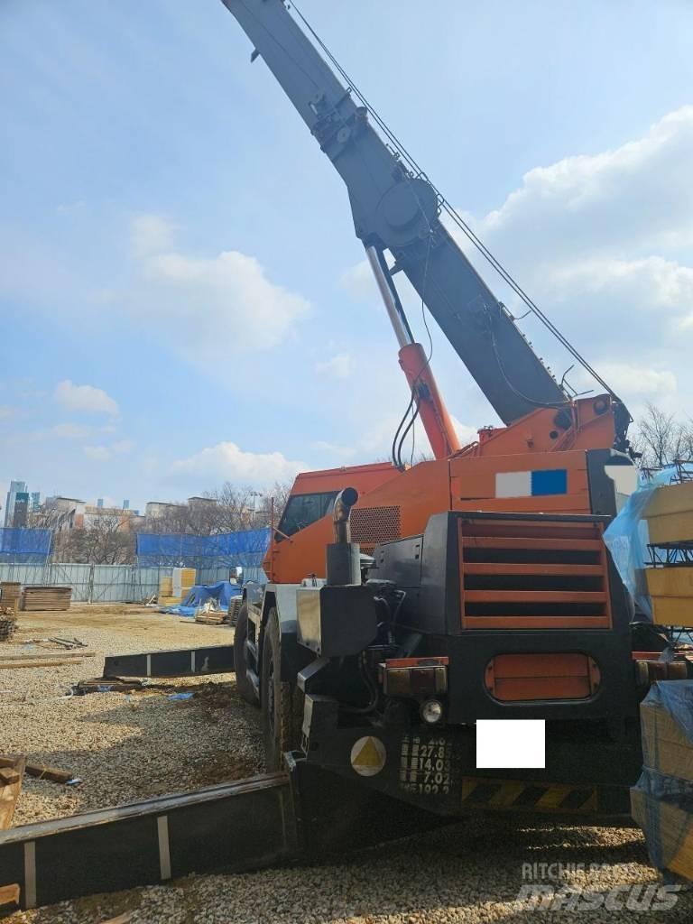 Komatsu LW 250 Arazi Tipi Vinçler (RT)