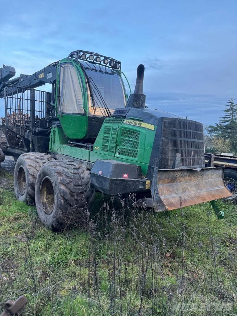 John Deere 1510G Tomruk yükleyici traktörler