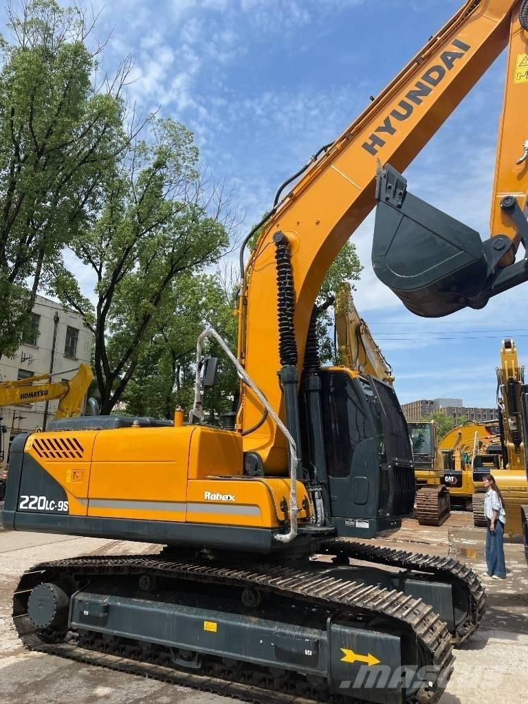 Hyundai 220LC-9S Paletli ekskavatörler